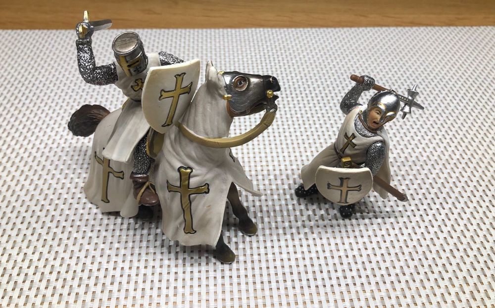 Schleich Ritter auf Pferd mit Fusssoldat | Kaufen auf Ricardo