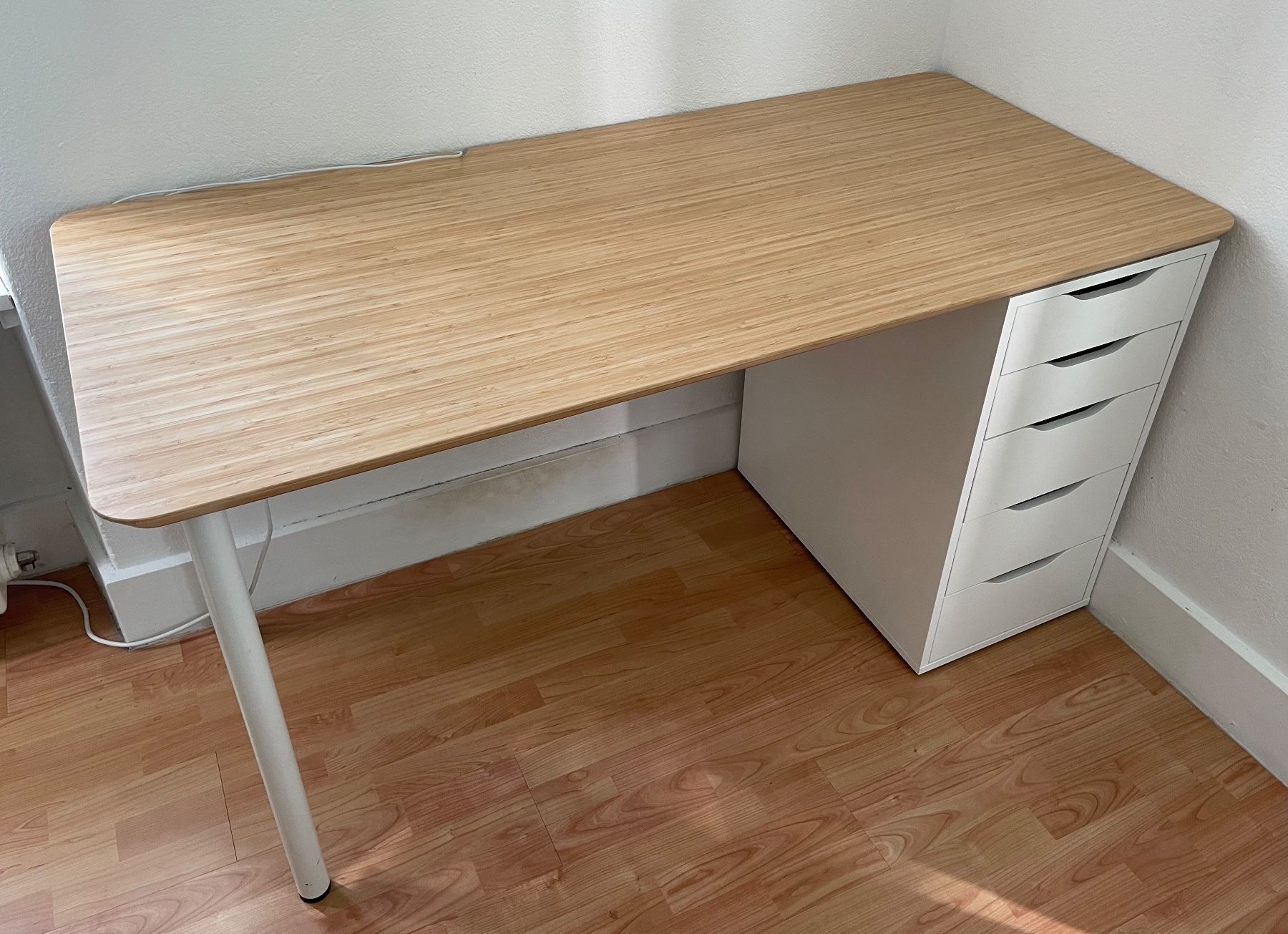 Ikea Bureaux: Ikea Schreibtisch – D'occasion à Turgi par fre_rh5m 1