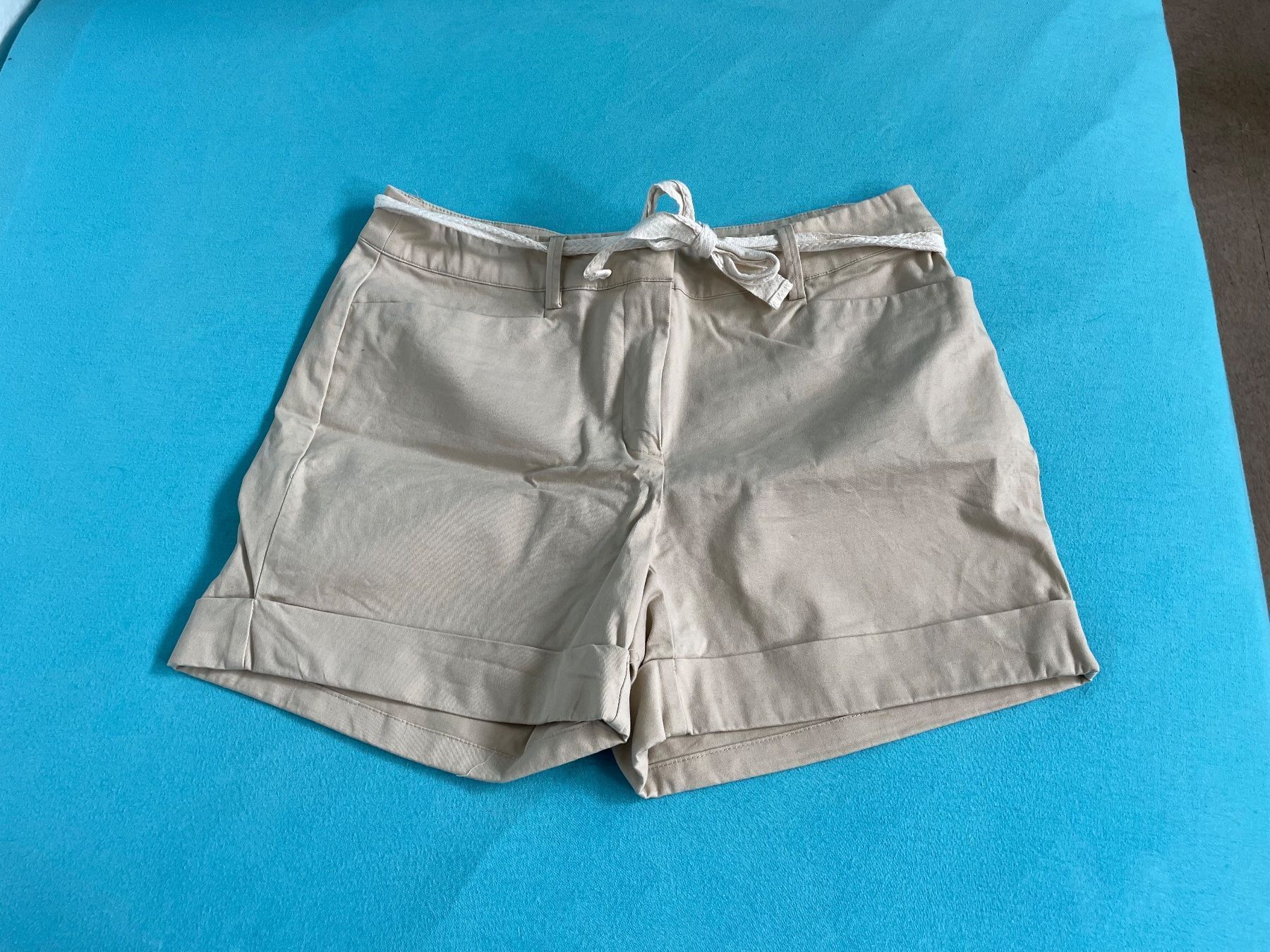 Mango Pantaloni: Mango Shorts 3Stk. – Usato da Basel venduto da Robyn20 8