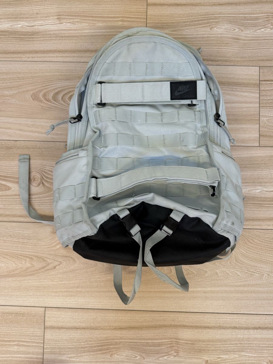 Nike Sacs à dos: Rucksack Nike Sportswear Hellblau – D'occasion à Otelfingen par Holili