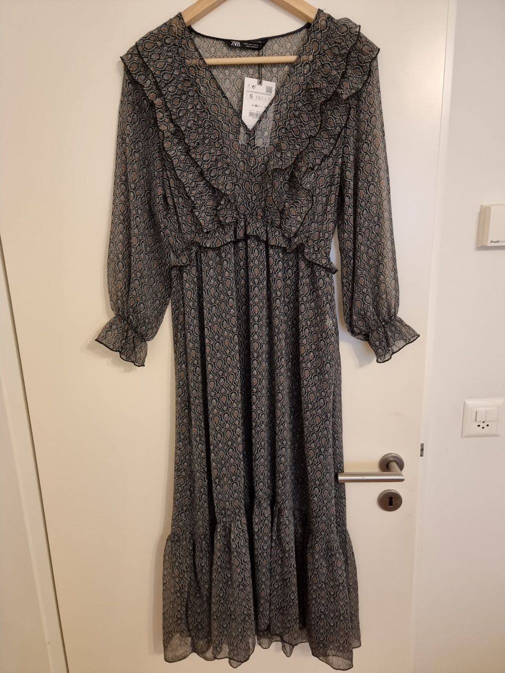 Zara Kleider: ZARA Kleid (Grösse: M) – Neu (gemäss Beschreibung) aus Brüttisellen von Begoran 4