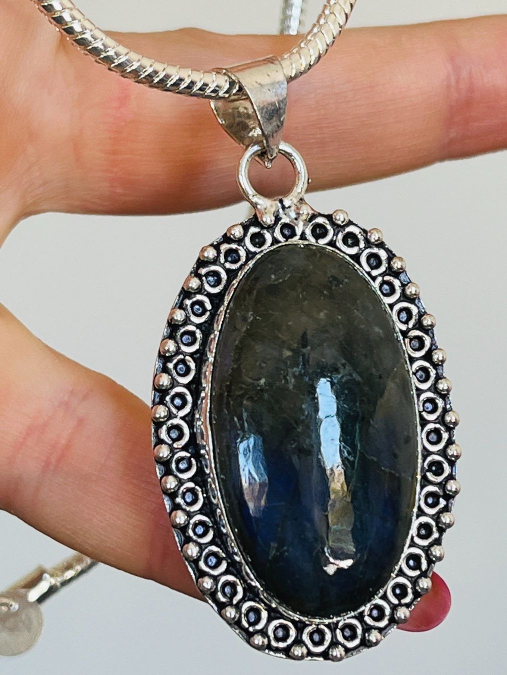 Catenine: LABRADORITE – Nuovo e nell'imballaggio originale da Genève venduto da AGBERG 6