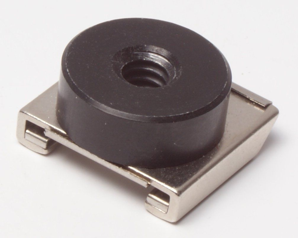Flashs: Blitzschuh mit 1/4 " Gewinde – D'occasion à Lostorf par real-value 1