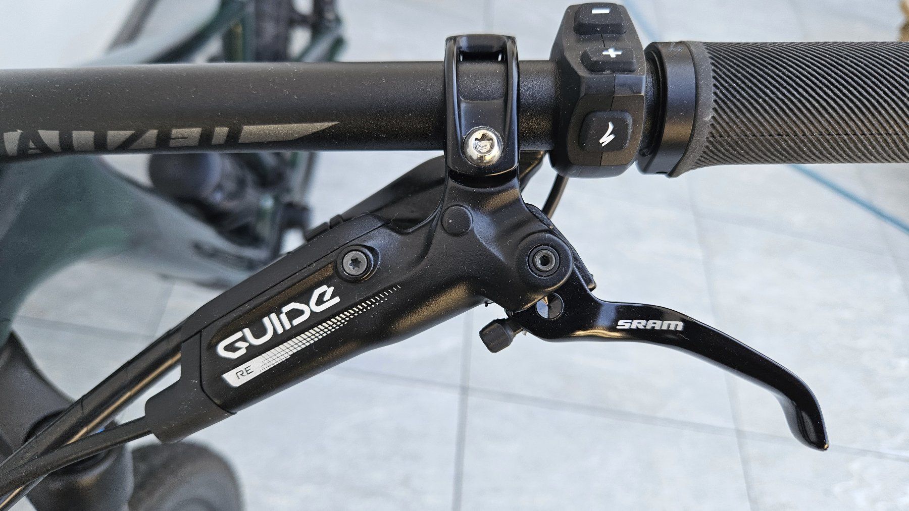 Specialized Velos: Specialized Turbo Levo SL Comp Carbon Light E-Bike – Gebraucht aus Greppen von justian 6