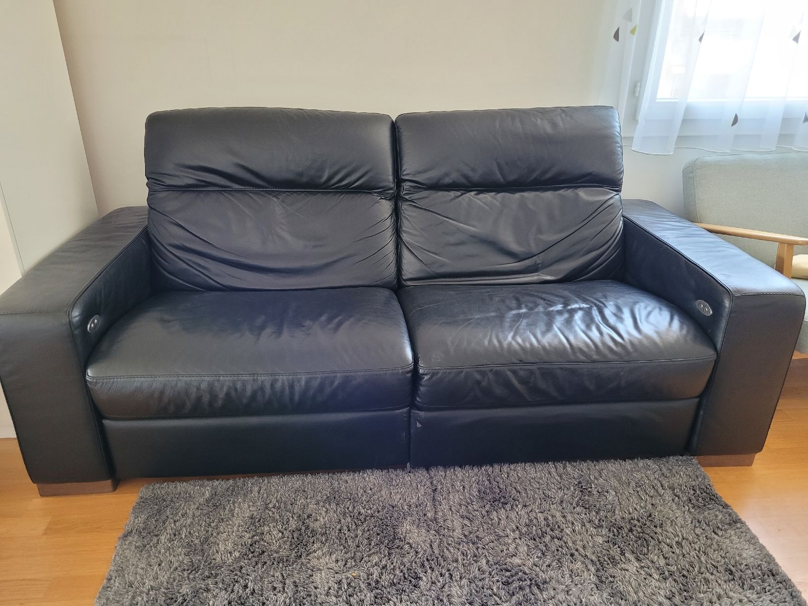 Sofas: Sofa 2-Sitzer Leder schwarz gebraucht – D'occasion à Hünenberg par nviert