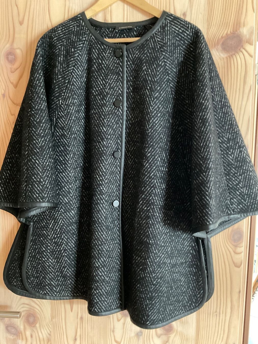 Altro in Moda donna: STRENESSE PONCHO CAPE NEU & UNGETRAGEN – Nuovo (secondo la descrizione) da Scuol venduto da Lotus2020