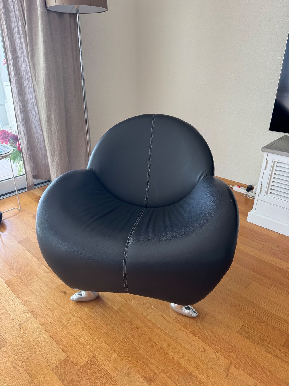 Poltrone: Leder Sessel schwarz, Lounge Sessel – Usato da Dübendorf venduto da Spezlitoni 5