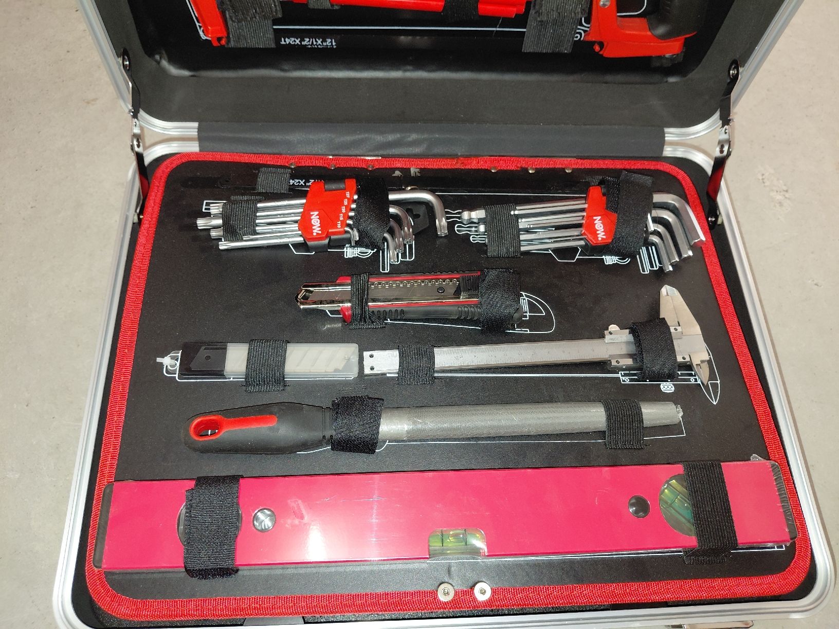 Tous les outils: Werkzeugkoffer  – Neuf (Voir description) à Schalchen par Chrigel227 3