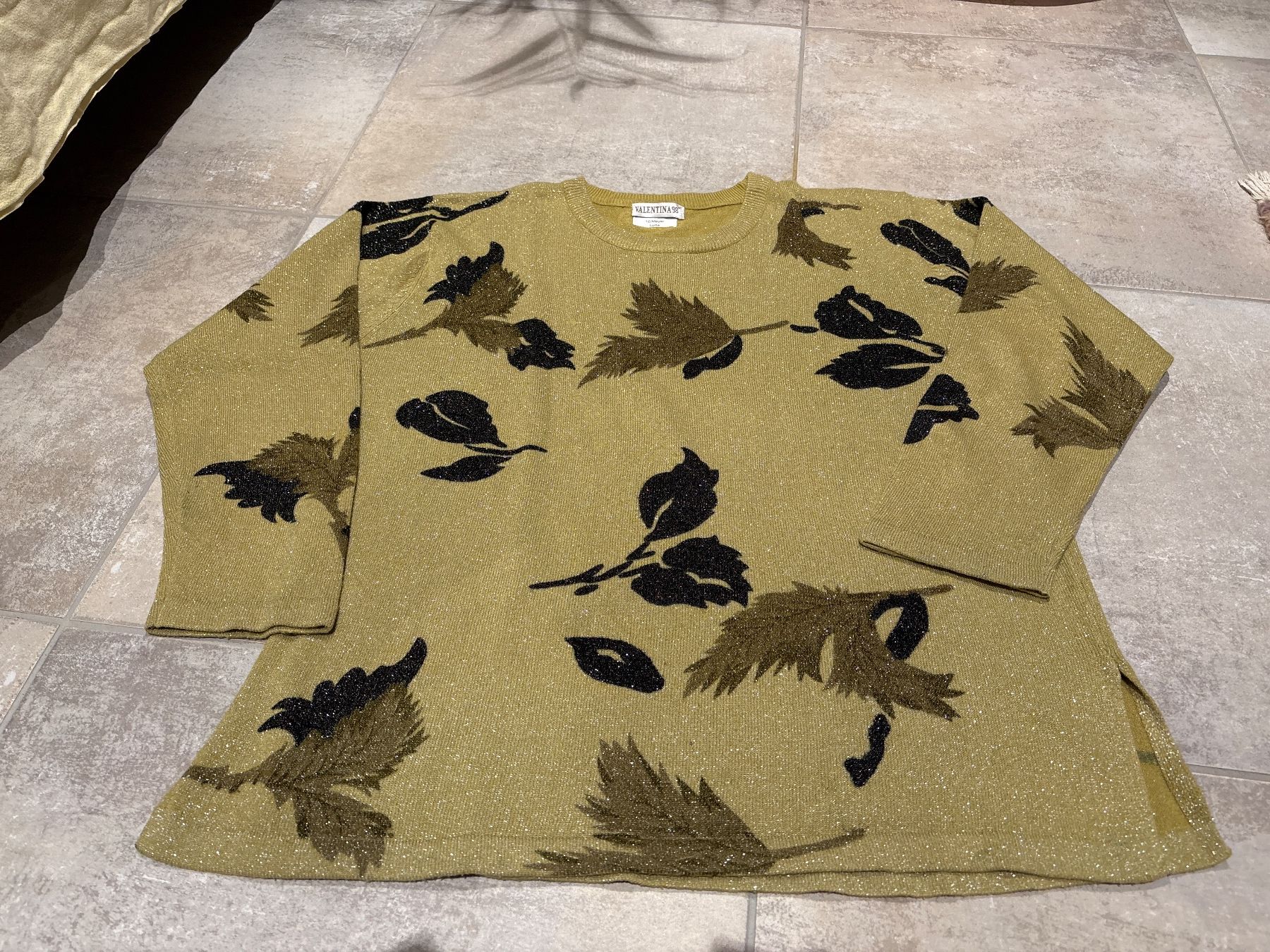 Maglioni & Felpe: Goldener Glitzerpullover mit Blätter Muster – Usato da Bülach venduto da Jackybabue
