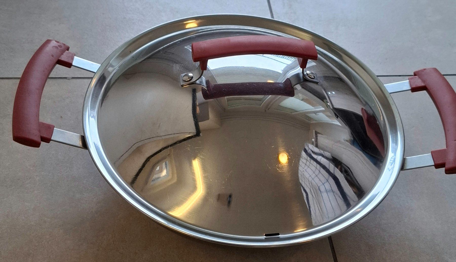 Padelle: 2x Grosse IKEA Wok Pfannenset mit Deckel. – Usato da Rotkreuz venduto da keerthdi 1