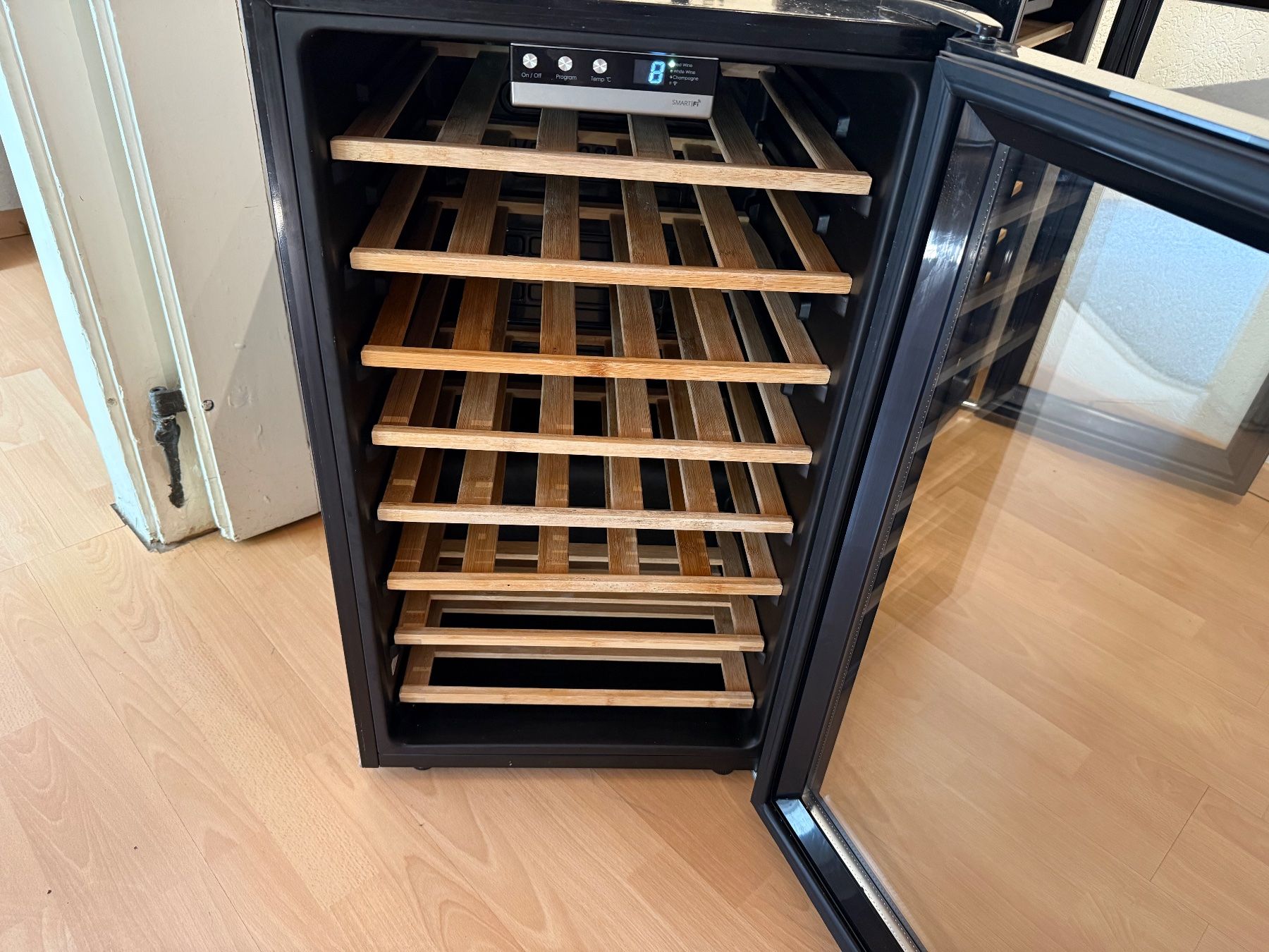 Candy Kühlschrank: Candy Weinkühlschrank MODEL CWC 154 EEL/N neuwertig – Gebraucht aus Wöschnau von Vinsale 5