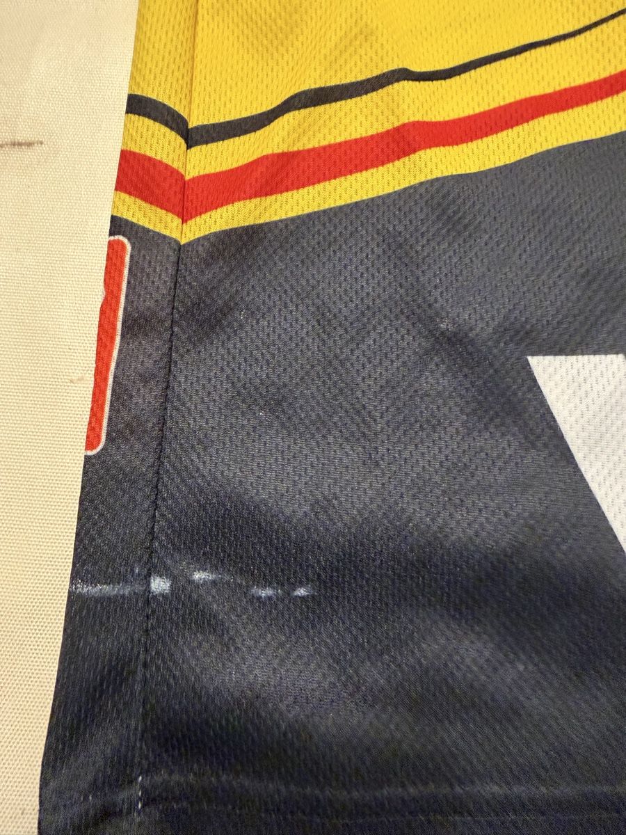 Gameworn Canottiere & Pantaloni: SC Bern Gameworntrikot Junioren Nummer 9 Grösse XL – Usato da Suhr venduto da Oppel 5
