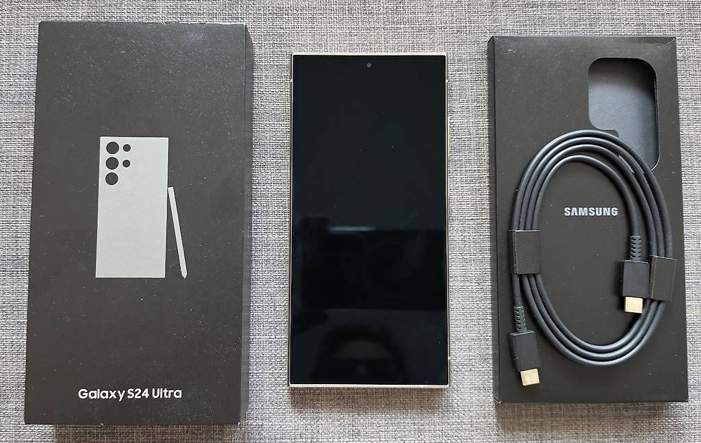 Samsung Telefoni cellulari / Smartphones: Samsung Galaxy S24 Ultra 1TB e accessori Titanium Grey – Usato da Chiasso venduto da inf_8xrx 2