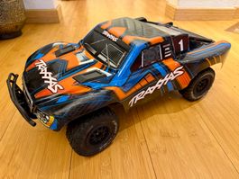 Traxxas Slash 4WD mit Clipless-Karosserie