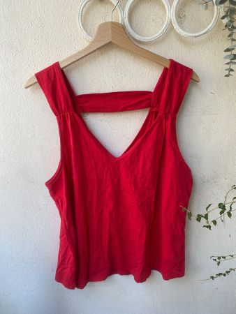 Débardeur rouge dos nu taille M bon état