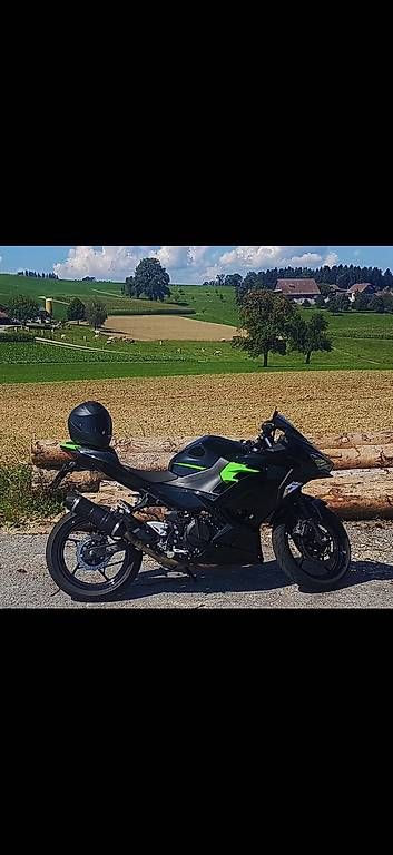 Kawasaki Strada: Kawasaki Ninja 400 ABS ab MFK – Usato da Strengelbach venduto da annalenabuerki