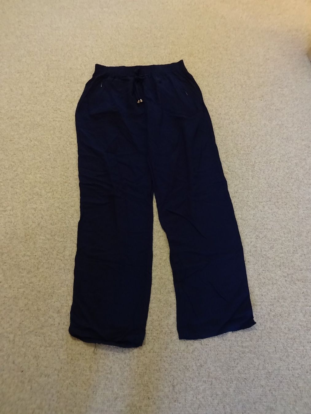 Pantaloni: Schöne Hose/Foglie Rosse – Nuovo (secondo la descrizione) da Rothrist venduto da Mistery1