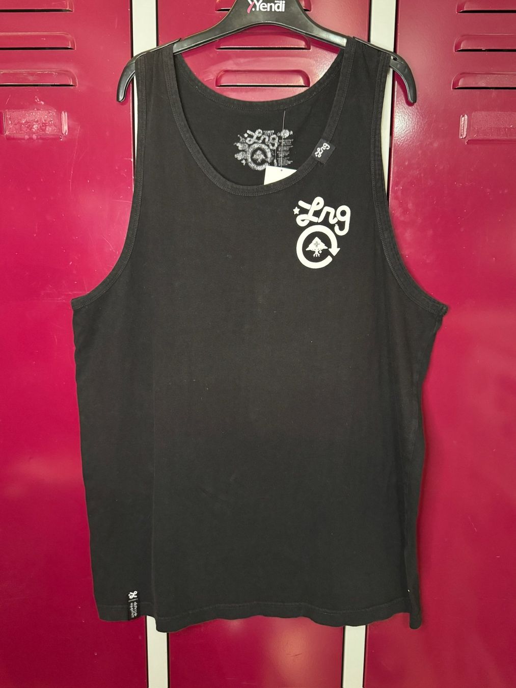 T-shirt: Y2K LRG TANK TOP SZ: L – Usato da Cortaillod venduto da Stay_Alive_vintage
