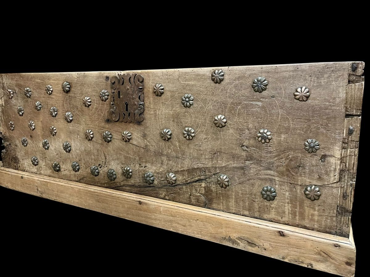 Cassapanche: Uralte Nussbaum-Truhe aus dem Wallis – Usato da Ottikon venduto da san_w99n 9