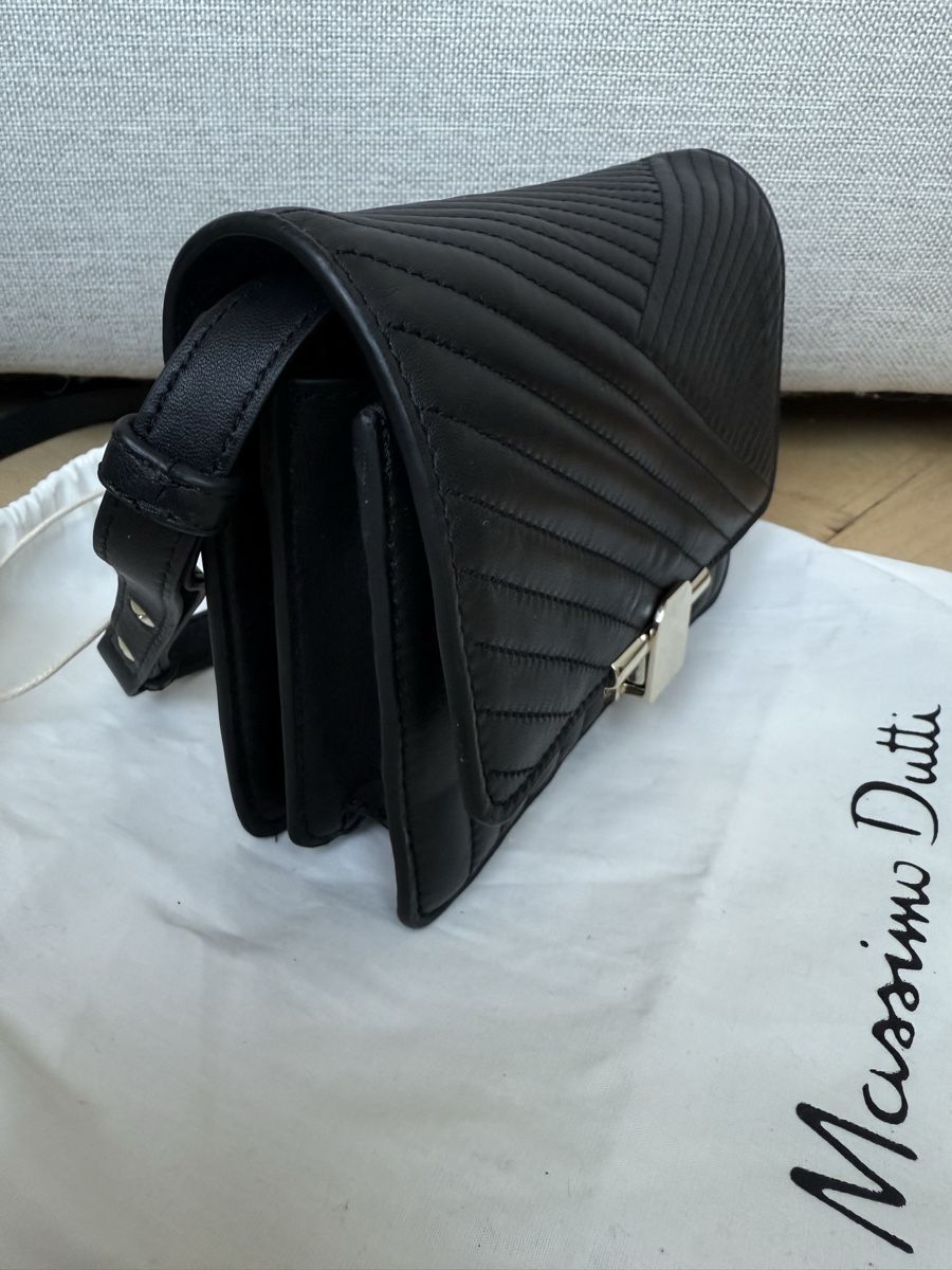 Massimo Dutti Borse da donna: Kleine Ledertasche von Massimo Dutti – Usato da Zürich venduto da Andaluca 7
