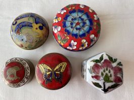 Asiatische Cloisonné Dosen, kleine Schmuckdosen, Konvolut 5