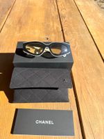 Lunettes de soleil Chanel  modèle 6056 bon état