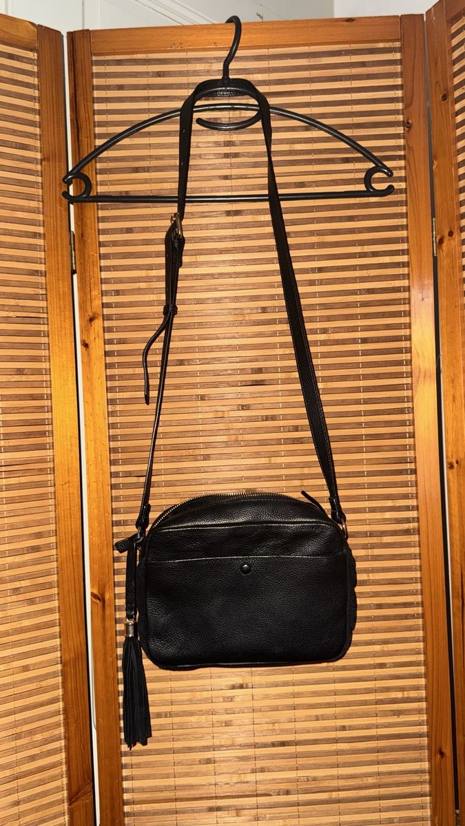 Sacs femmes: Umhängetasche Accessorize schwarz – D'occasion à Gümligen par morticiaaddams 1