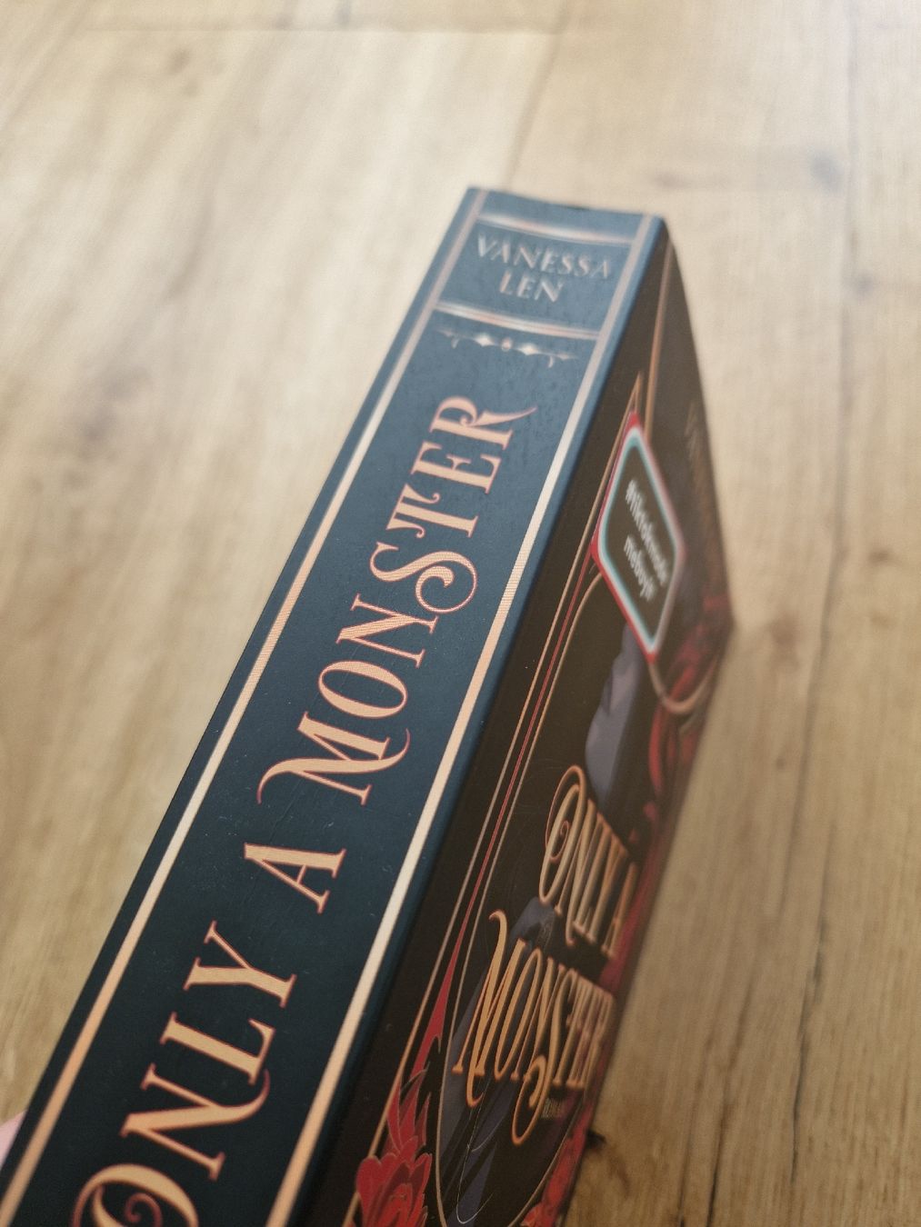 Libri: Only a Monster von Vanessa Len – Usato da Ruswil venduto da Angieee 2