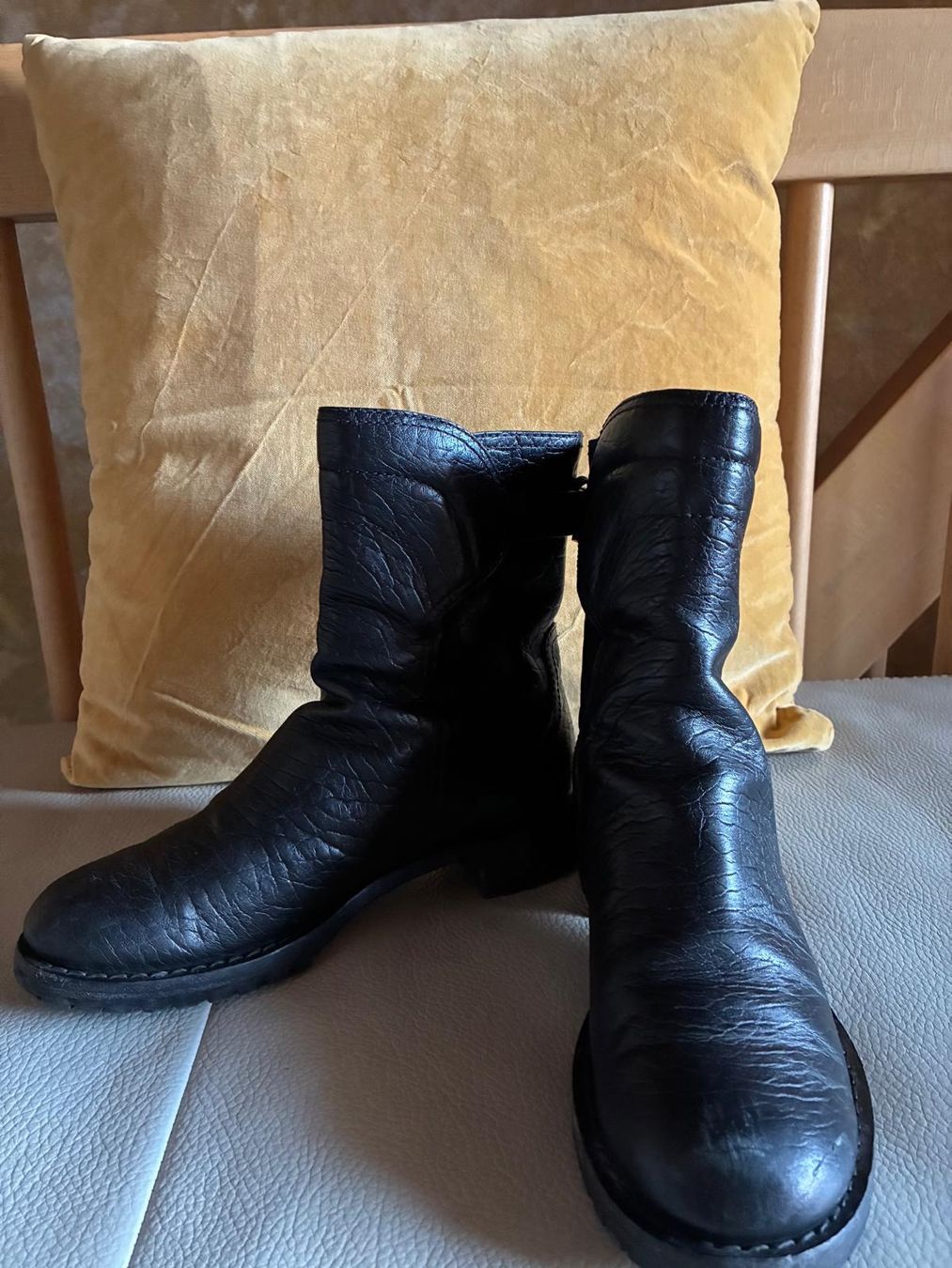 Louis Vuitton Scarpe da donna: LOUIS VUITTON – Usato da Rümlang venduto da har_z6qv 7