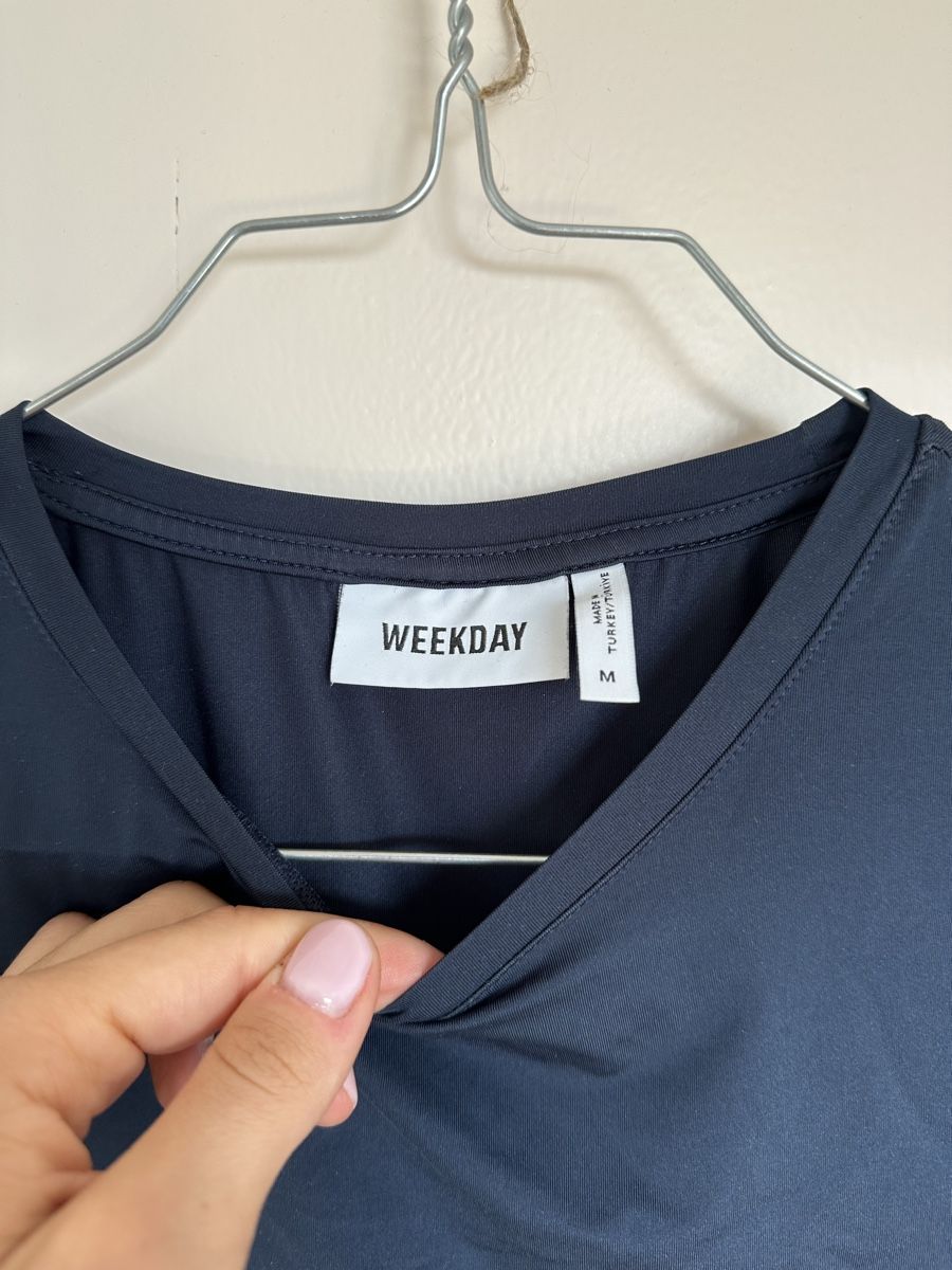 Weekday T-Shirts: T-Shirt Weekday dark blue size M – Gebraucht aus Orvin von mboder 2