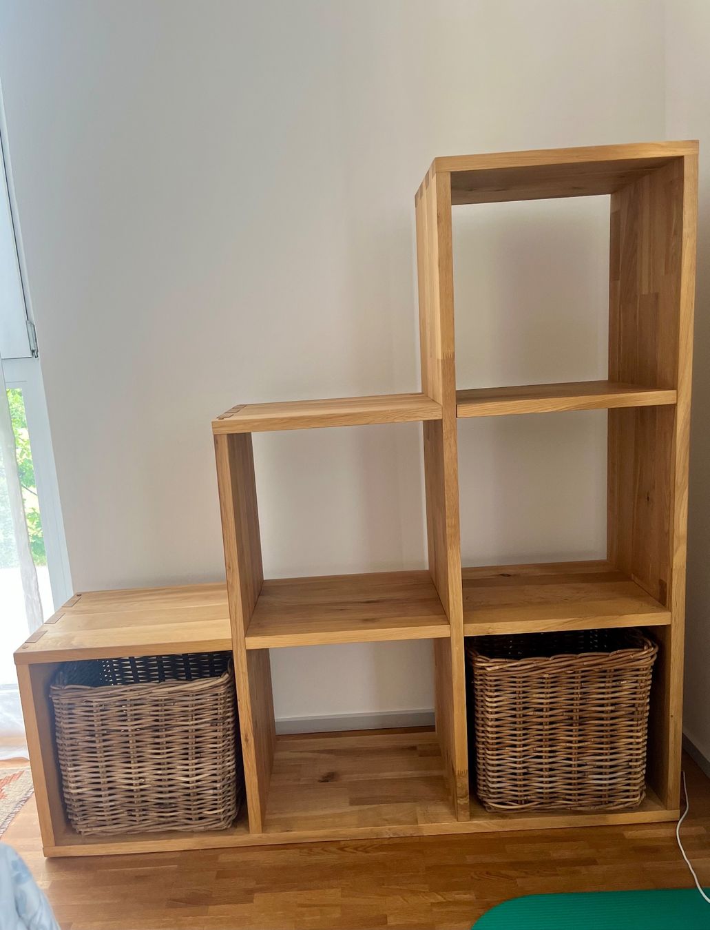 Livique Scaffali: Stufenregal Eiche Massiv, 2 Körbe – Usato da Aarau venduto da M218 6