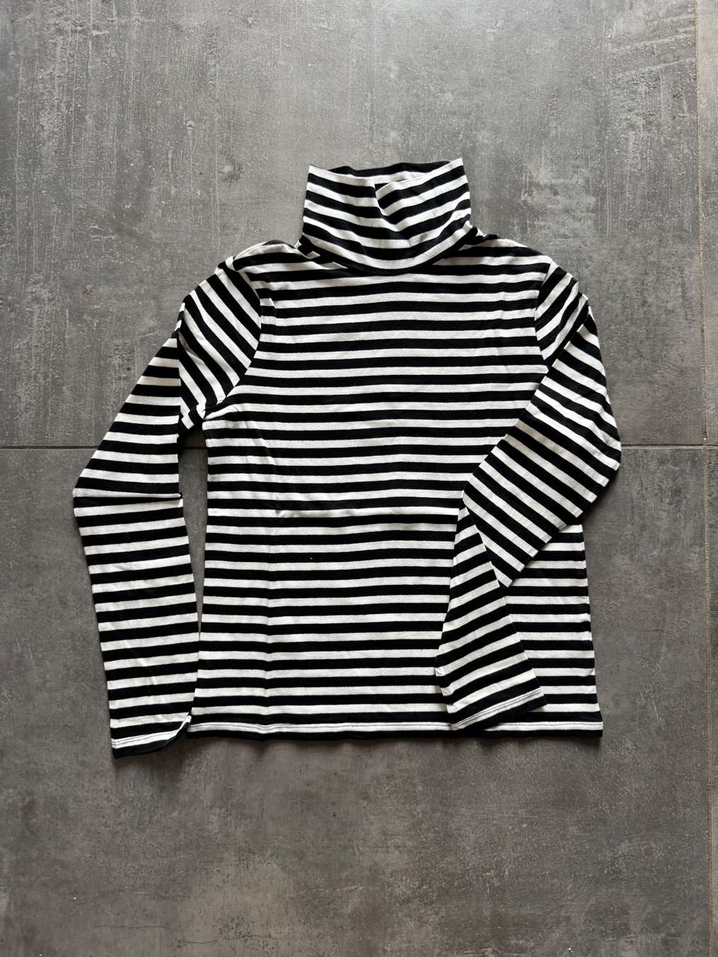 Blusen, T-Shirts & Tops: Dolcevita a righe – Gebraucht aus Chiasso von vav_l9h2