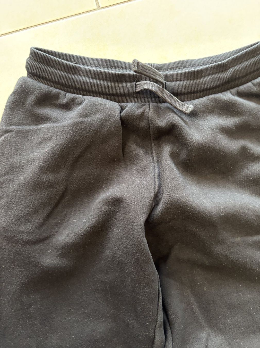 Pantaloni: Jogginghose – Usato da Küssnacht am Rigi venduto da icbicb 1