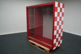 Schrank rot weiss kariert