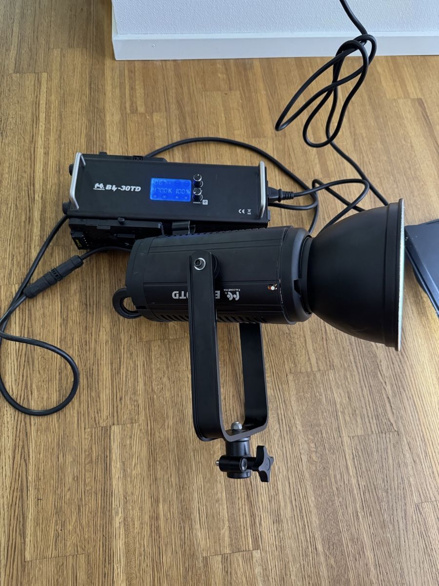Laboratorio & Camera oscura: Video light Falcon 300W – Usato da Zürich venduto da shu_knl5 3