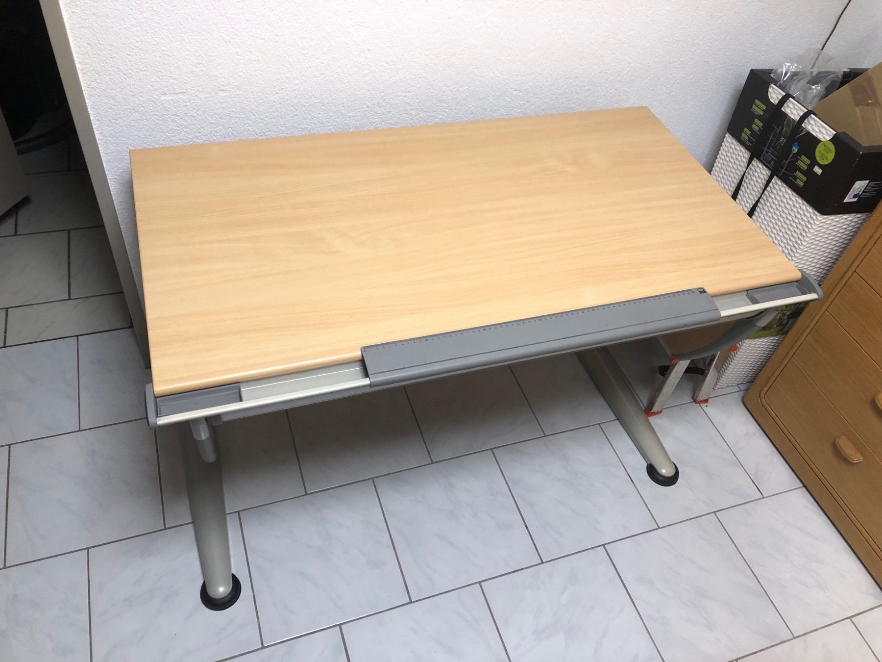 Schreibtische: Moll Kinder Schreibtisch Modell Runner – Gebraucht aus St. Pelagiberg von  1