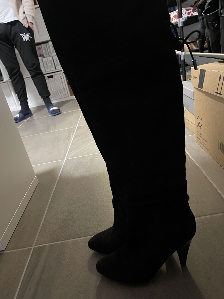 Scarpe da donna: Guess Overknee – Usato da Schönenwerd venduto da miami_girl91