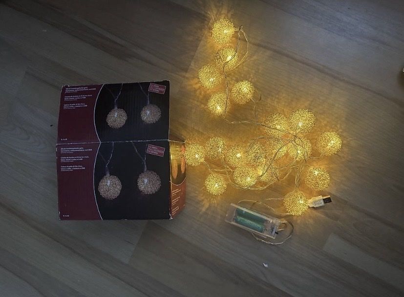 Ghirlande e barre luminose: Drahtkugel Lichterkette – Usato da Bettlach venduto da valishop