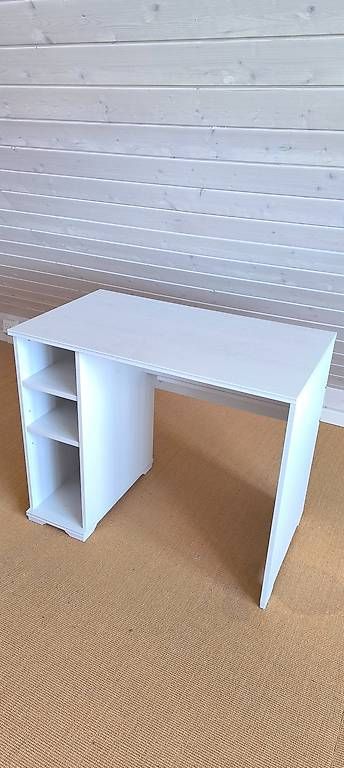 Ikea Bureaux: Schreibtisch - IKEA BORGSJÖ – D'occasion à Zweidlen par xp4