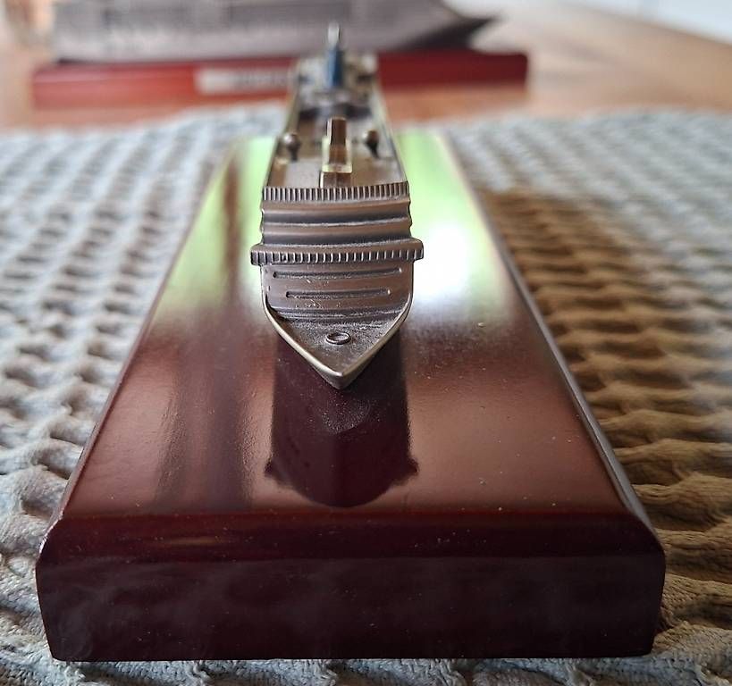 Kit di modellismo & Modellini statici: MSC Lirica Miniature – Usato da Jegenstorf venduto da cla_d57p 2