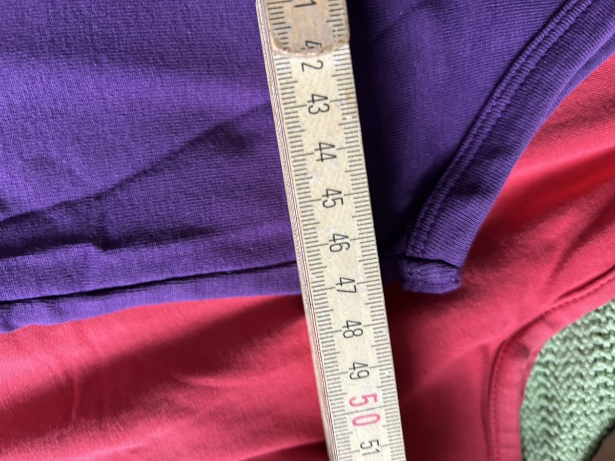 Lotti di vestiti: 5 Träger Shirt – Usato da Rüti ZH venduto da Masken 5