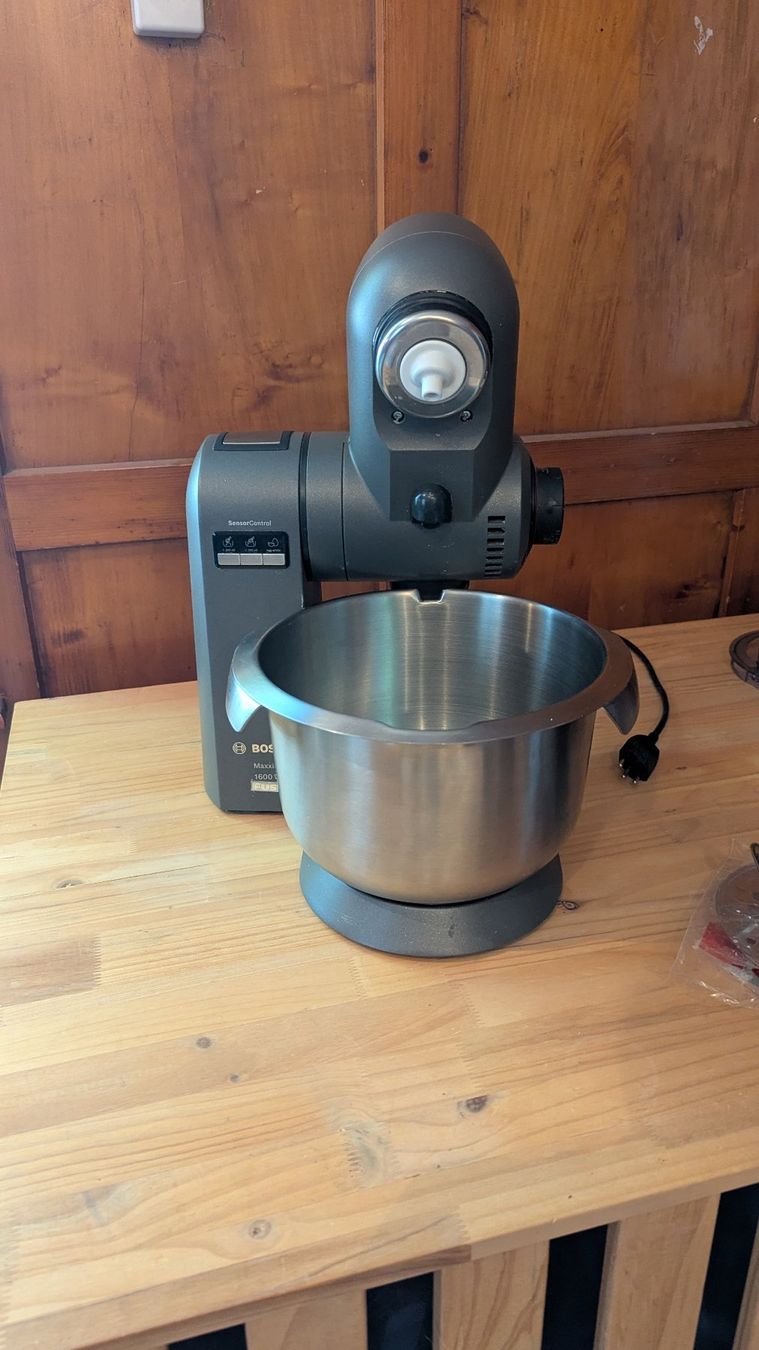 Bosch Küchengeräte: Bosch Küchenmaschine MaxxiMUM 1600 W – Gebraucht aus Balzers von listi634 1