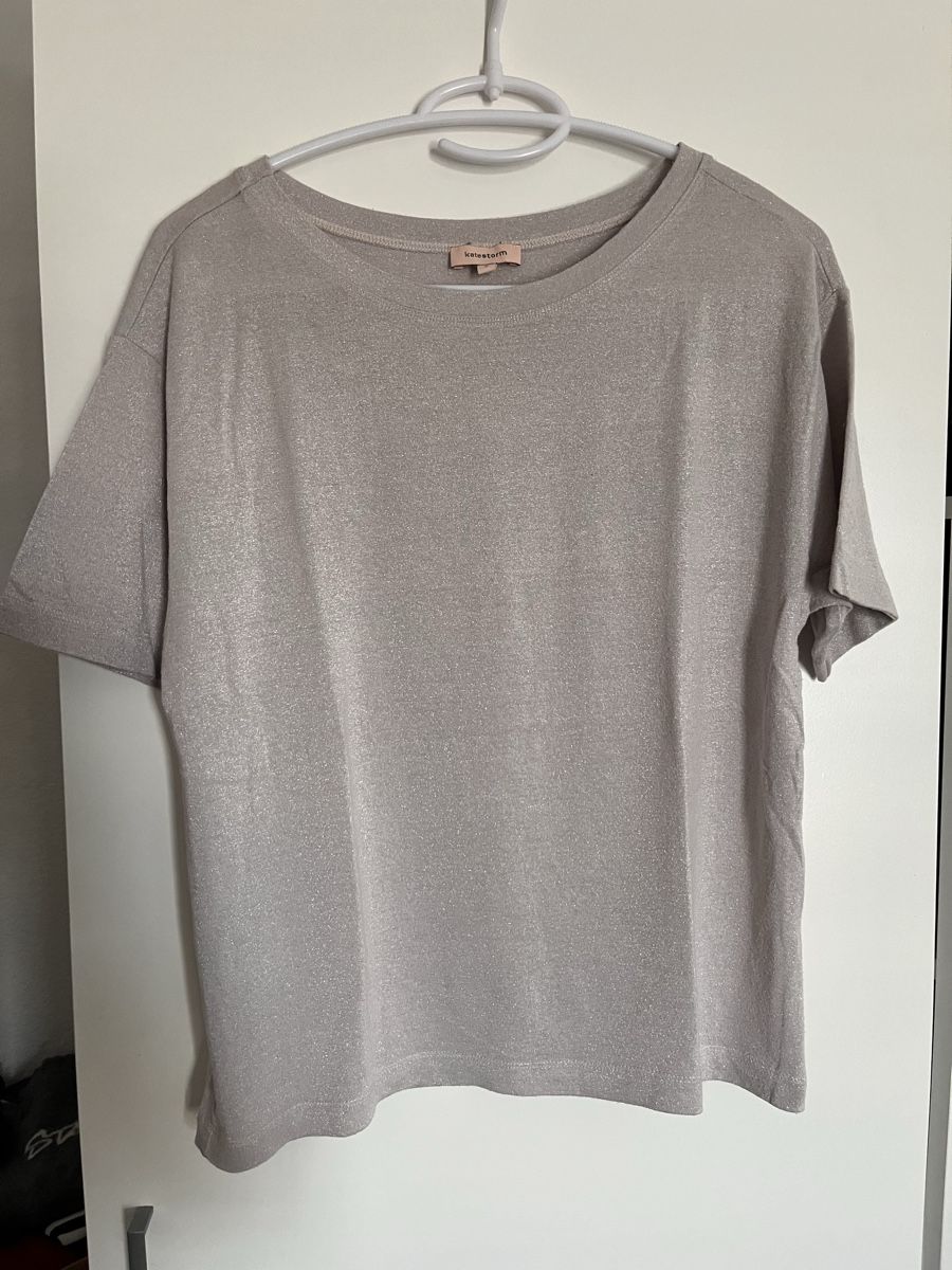 T-Shirts: T-Shirt Katestorm Grau Grösse S  – Gebraucht aus Wolfhausen von Sel86i
