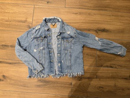 Jeansjacke Damen Grösse 42 mit Rissen 