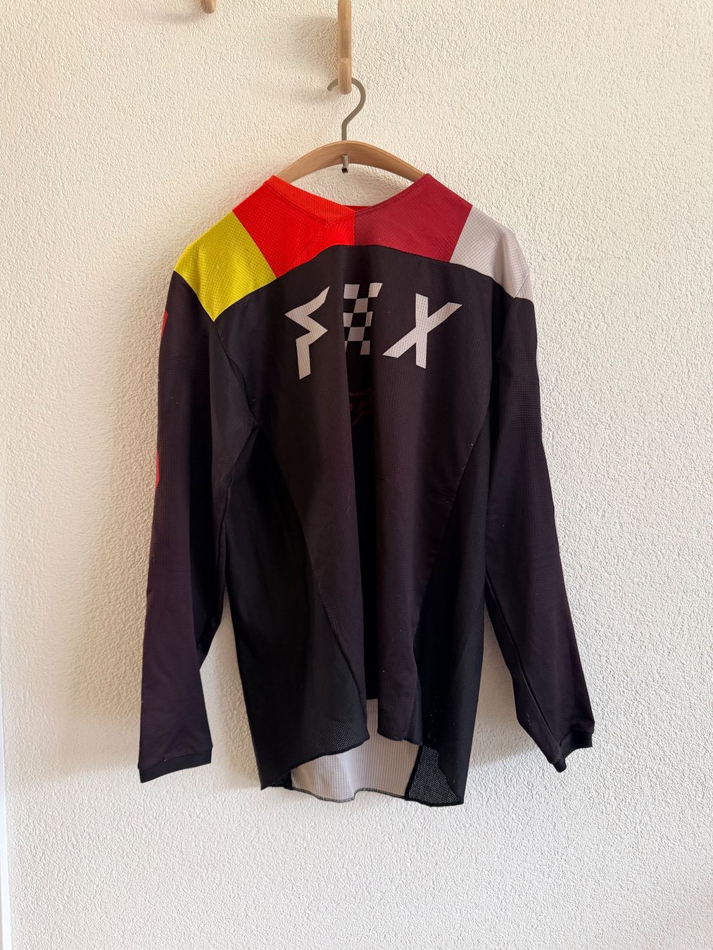 Fox Lotti di vestiti: Fox Downhill-Kleidung – Usato da Goldau venduto da Jan-Baehler 1