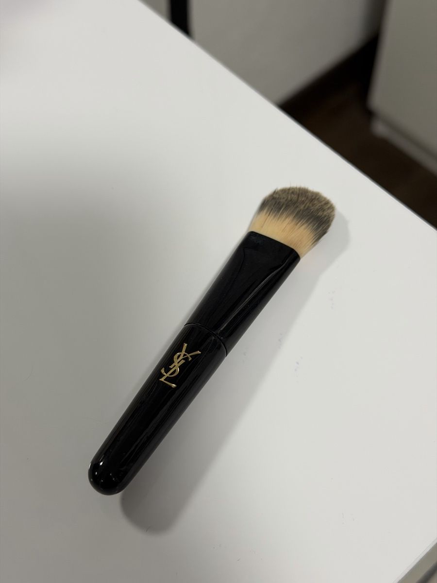 Saint Laurent Make-up: Ysl mini travel foundation brush – Nuovo (secondo la descrizione) da Münchenwiler venduto da AM3280