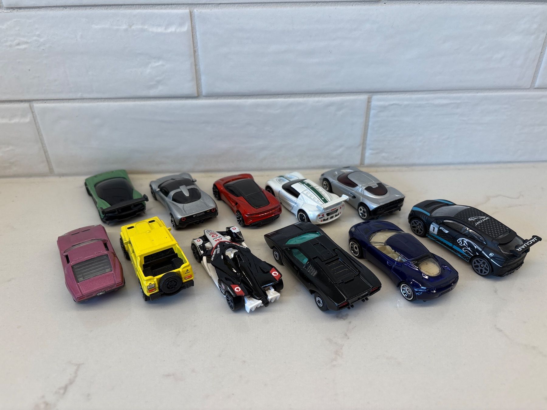 Hot Wheels Voitures modèles: Hotwheels et Matchbox lot de 11 voitures – D'occasion à Gollion par Hampton 1