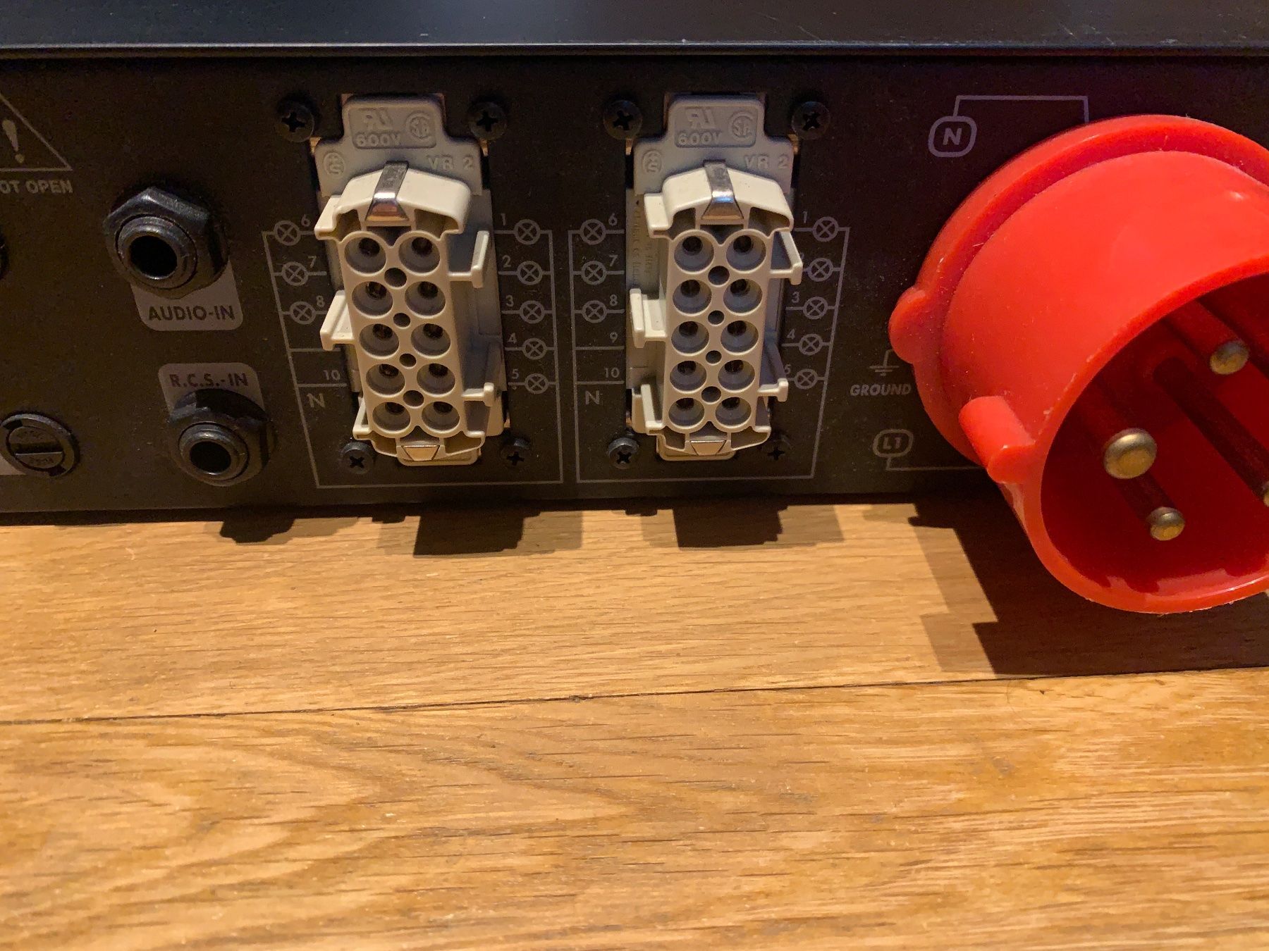 Mischpulte: Dimmer 8 Kanal - Next SEQUY8000 – Gebraucht aus Stettfurt von 2442 5