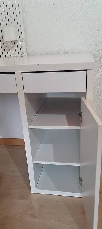 Bureaux: Schreibtisch + Stuhl – D'occasion à Auw par Fly1503 2