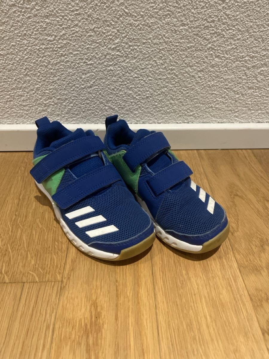Adidas Schuhe für Jungen: Hallenschuhe Grösse 30 – Gebraucht aus Malters von fel_9mjx 1
